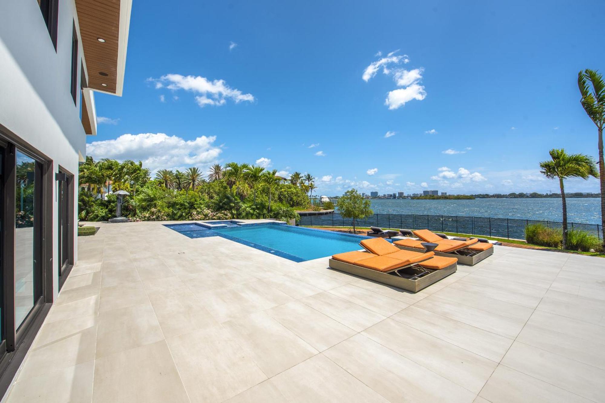 Indulge In Luxury Your Tranquil Resort Mansion Awaits In Vibrant Miami North Miami Zewnętrze zdjęcie